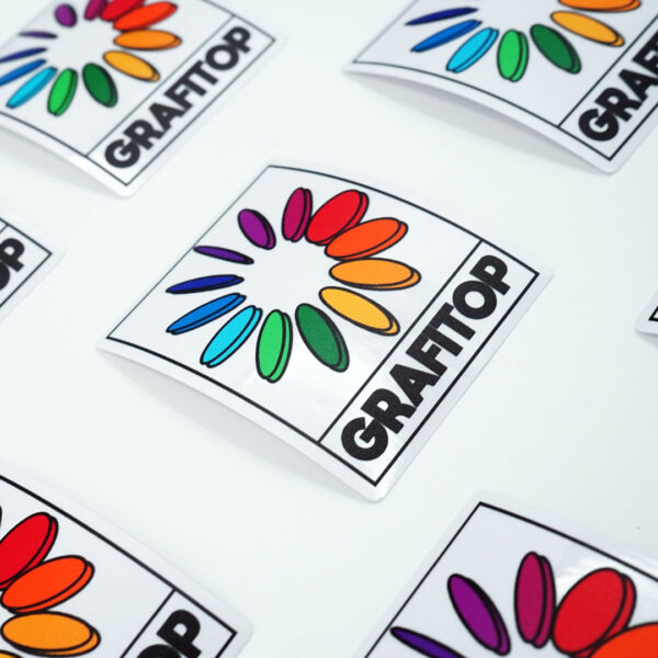 Etiqueta en vinilo blanco con tinta uv